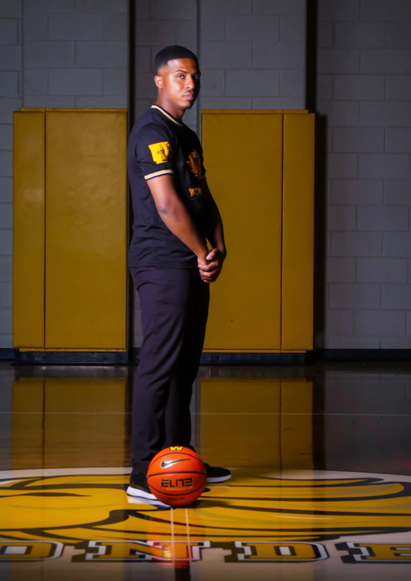 Wonder Jr. High - Golden Lions - Black, Yellow/Gold- White- ArkansUS Crewneck T-SHIRT with-870 State Patch